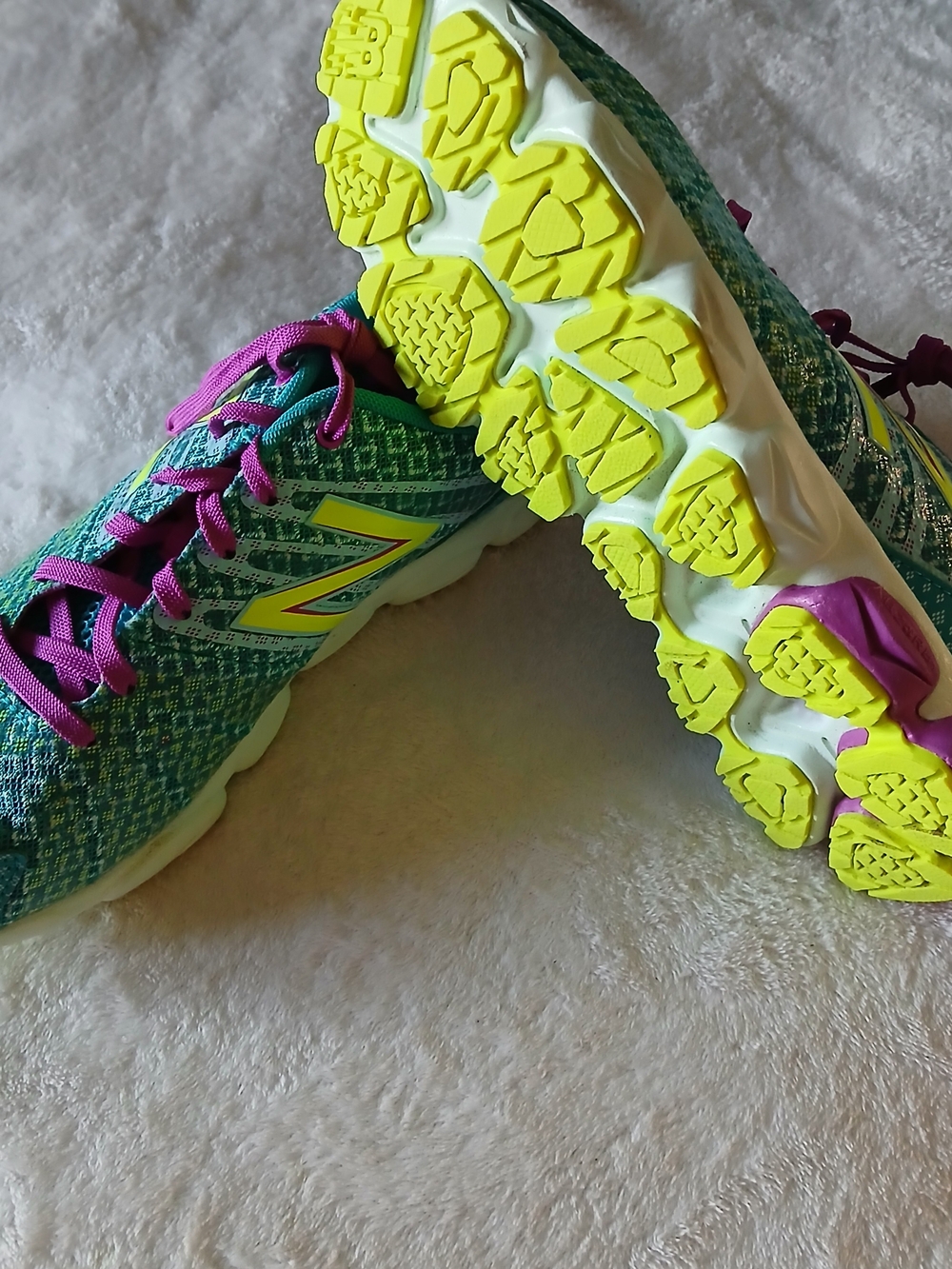 💥 New Balance Kids [Size 6] Sneakers NWOT